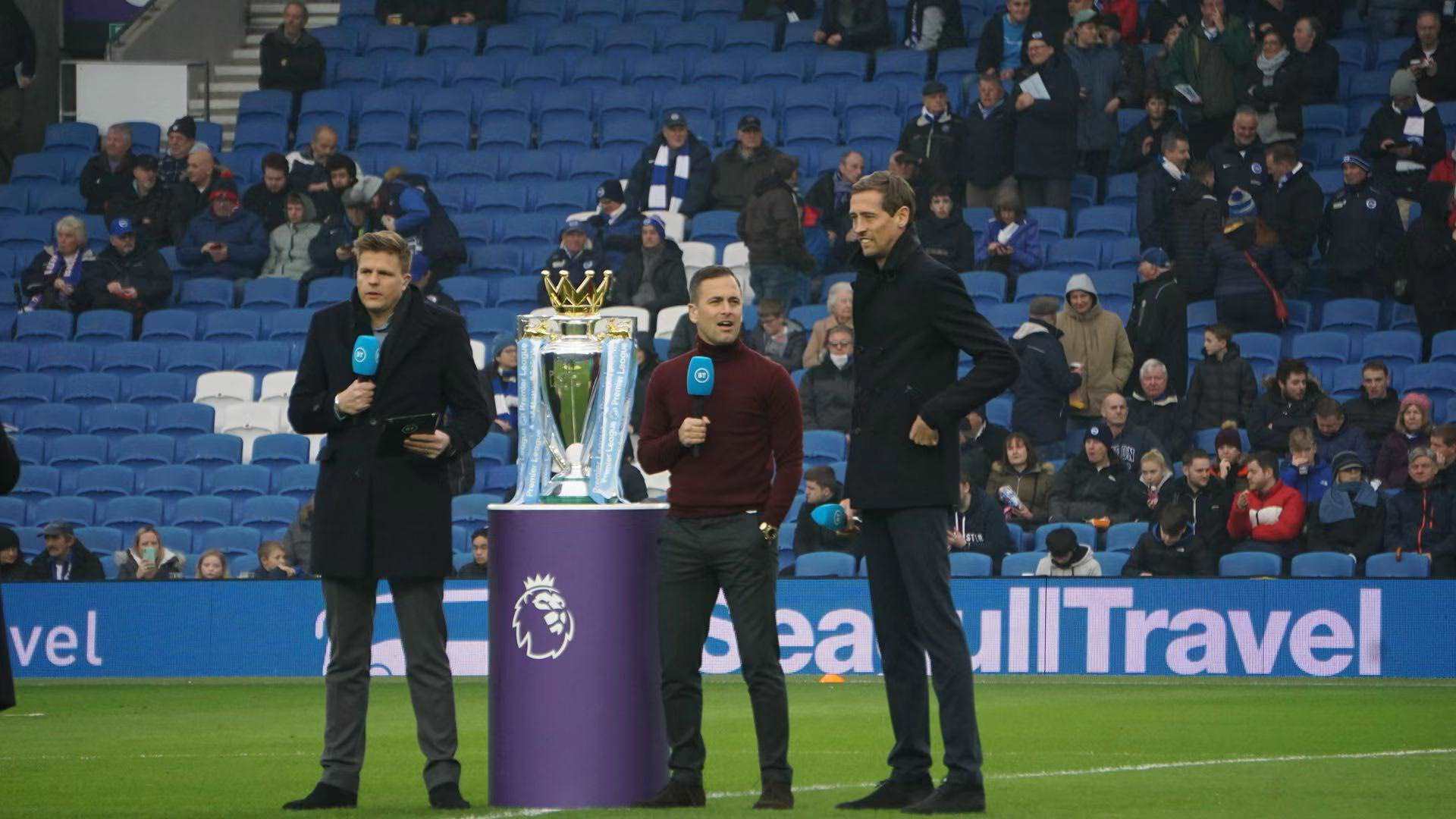 [台球]巴里·霍金斯晋级世界公开赛八强.